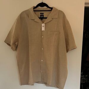 GAP Men's Casual Tan Button-Down Shirt